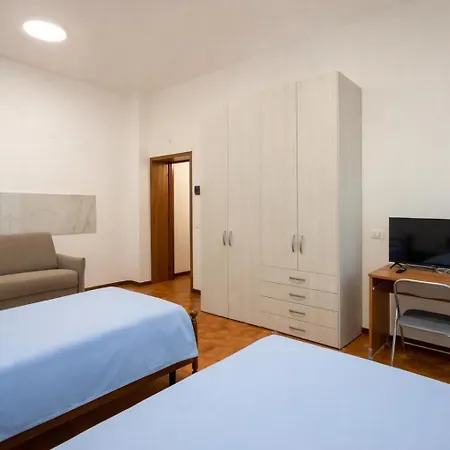 アパート Residenza Santa Rita ノヴァーラ