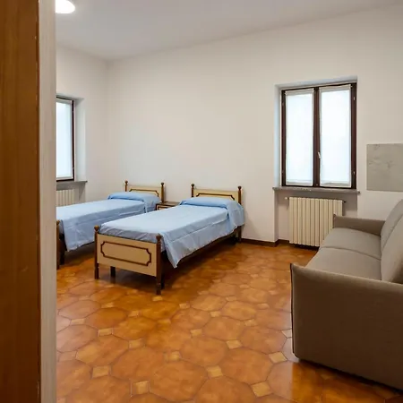 アパート Residenza Santa Rita ノヴァーラ