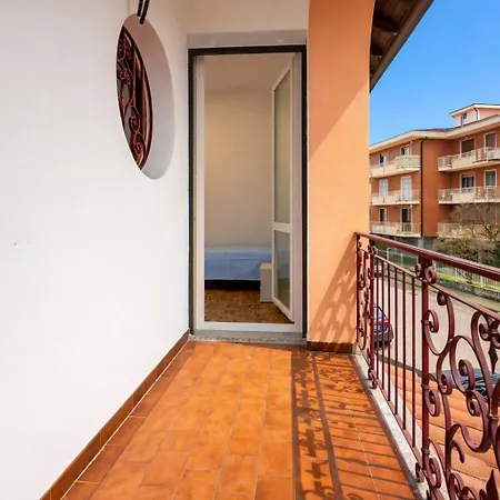 アパート Residenza Santa Rita ノヴァーラ